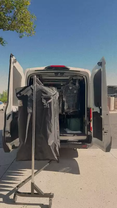 Dominick Tailors - Starbright Cleaners | Foto: Dominick Tailors - Starbright Cleaners