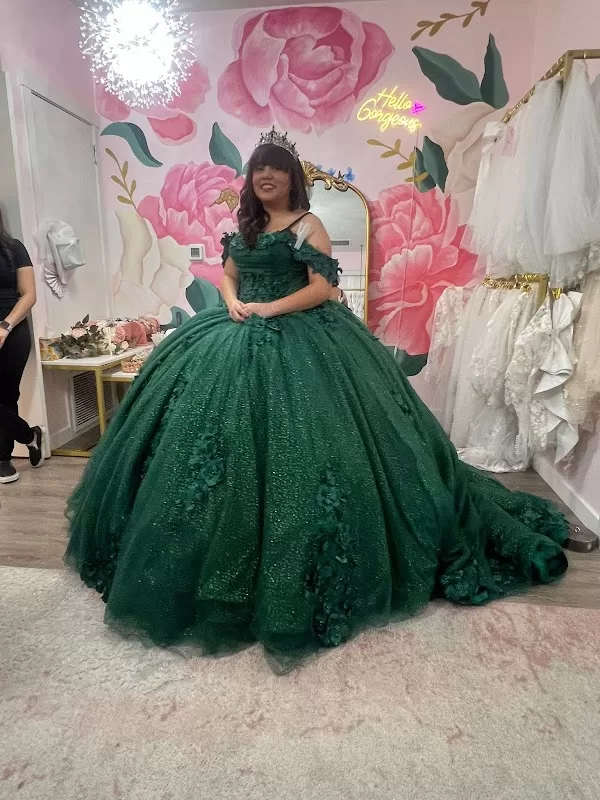 Boujee on a Budget Bridal - Tiendas de Vestidos de Novia en Albuquerque | Foto: Boujee on a Budget Bridal — photo 4