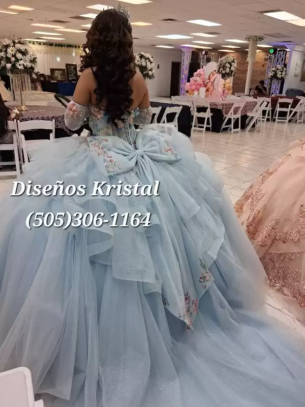 Diseños Kristal Vestidos de Quinciañeras y Novias | Foto: Diseños Kristal Vestidos de Quinciañeras y Novias