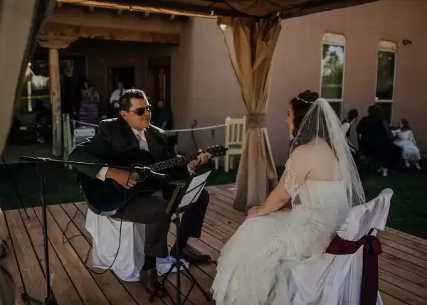 Forever Yours Bridal and Formal Wear | Foto: John Orr