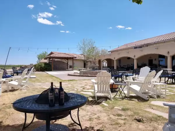 Rio Grande Winery - Lugares para Bodas en Las Cruces | Foto: Cameron Tomala-Joffe