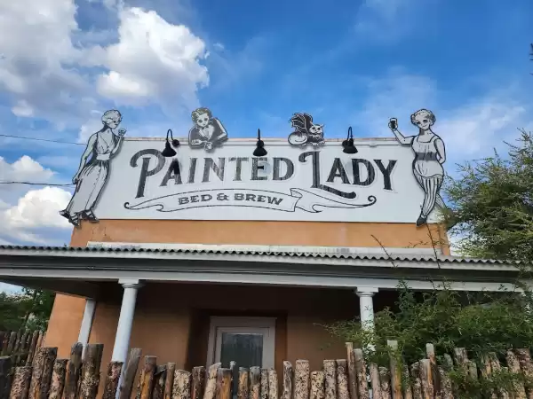 Ghost Light Saloon at Painted Lady Bed & Brew | Foto: Joe Brooks