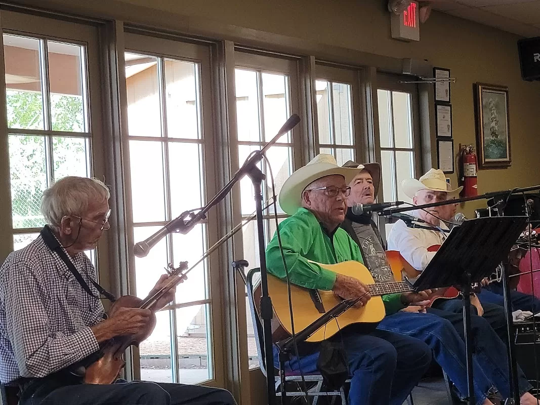 Bosque Farms Community Center | Foto: angie g — photo 3
