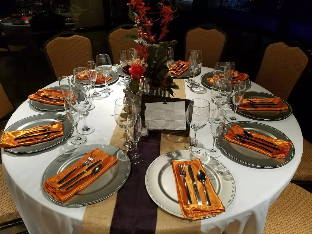 The View Event Center by Simply Decor Tents & Events - Lugares para Bodas en Albuquerque | Foto: The View Event Center — photo 4