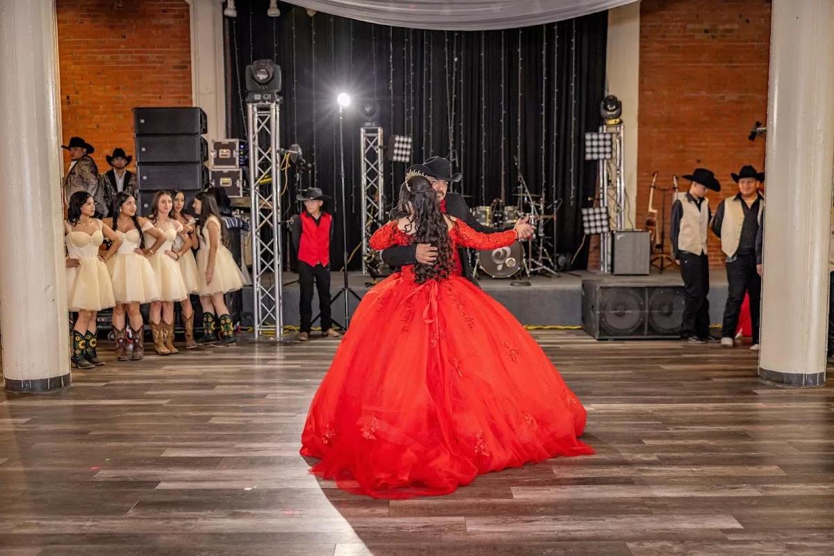 Wool Warehouse | Foto: REYES PHOTOGRAPHY — photo 2